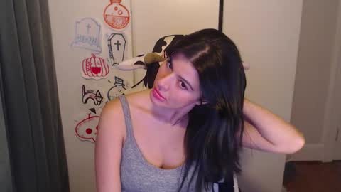 Snapshot of cassiealvarez chatting on October 29, 5:09 am cassiealvarez online show from October 29, 5:09 am