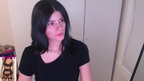 Snapshot of cassiealvarez chatting on October 1, 4:00 am cassiealvarez online show from October 1, 4:00 am