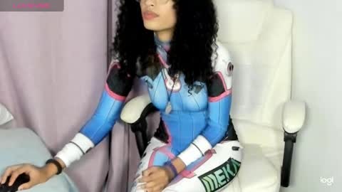 Snapshot of cassiophea_ chatting on January 7, 4:39 am Cami online show from January 7, 4:39 am