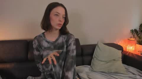  cassandra  online show from October 15, 1:01 pm