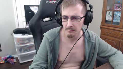 Snapshot of casuallycorrupt chatting on October 17, 11:03 am casuallycorrupt online show from October 17, 11:03 am