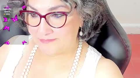 Snapshot of cataleya_mom_ chatting on October 25, 10:58 am cataleya  online show from October 25, 10:58 am