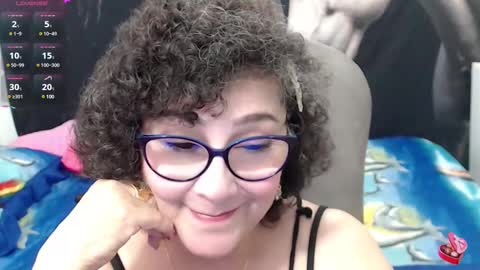 Snapshot of cataleya_mom_ chatting on February 18, 10:58 pm cataleya  online show from February 18, 10:58 pm