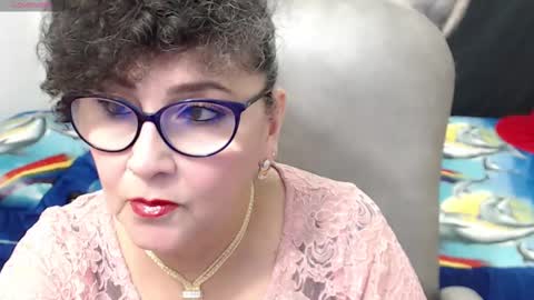 Snapshot of cataleya_mom_ chatting on February 23, 1:02 am cataleya  online show from February 23, 1:02 am