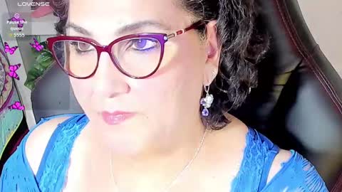 Snapshot of cataleya_mom_ chatting on October 20, 4:17 am cataleya  online show from October 20, 4:17 am