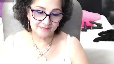Snapshot of cataleya_mom_ chatting on March 2, 6:59 am cataleya  online show from March 2, 6:59 am