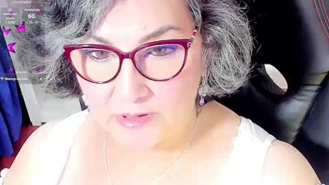 Snapshot of cataleya_mom_ chatting on October 2, 3:27 am cataleya  online show from October 2, 3:27 am