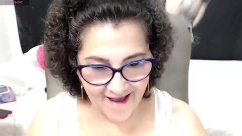 Snapshot of cataleya_mom_ chatting on February 25, 5:41 am cataleya  online show from February 25, 5:41 am