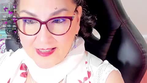 Snapshot of cataleya_mom_ chatting on September 10, 6:25 am cataleya  online show from September 10, 6:25 am