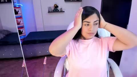 Catalina online show from February 10, 7:49 pm