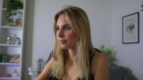 catecrago  online show from February 12, 5:05 pm