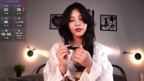 Lee online show from May 19, 4:14 pm
