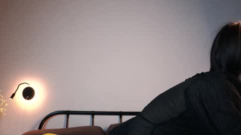 Lee online show from December 13, 7:53 pm