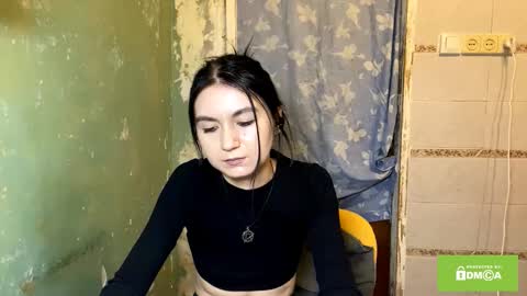 Lola online show from December 19, 11:00 pm