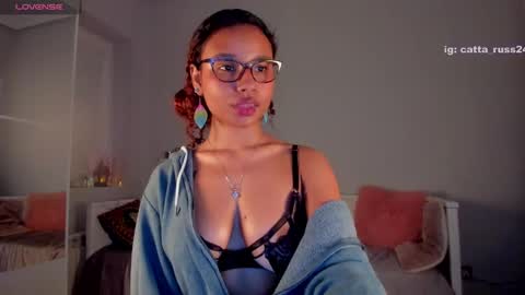 Snapshot of cattaleya_russ chatting on January 4, 10:38 am catta 3 online show from January 4, 10:38 am