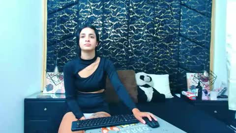 Snapshot of cattyandnicky chatting on October 23, 1:12 pm CattyANDnicky online show from October 23, 1:12 pm