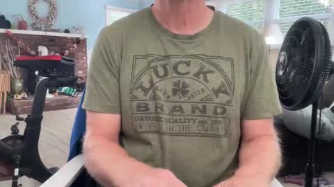 Snapshot of cbjohnjohn chatting on October 31, 3:45 pm John online show from October 31, 3:45 pm