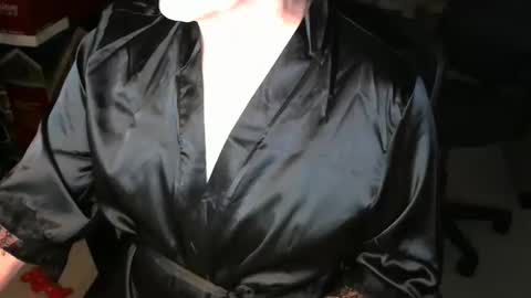 Snapshot of cddan56 chatting on January 3, 2:10 am cddan56 online show from January 3, 2:10 am