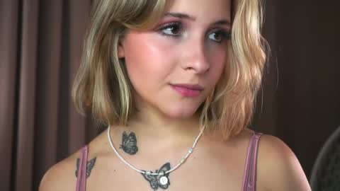 Lina  online show from May 22, 7:42 pm