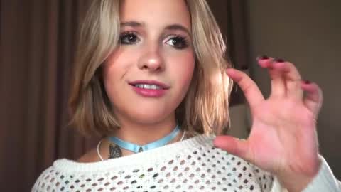 Lina  online show from May 10, 7:09 pm