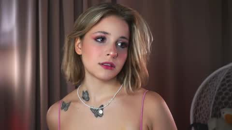 Lina  online show from May 30, 7:23 pm