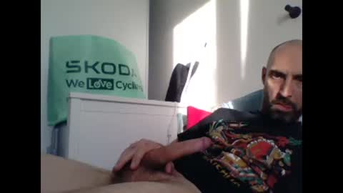 Snapshot of cedric223 chatting on October 16, 4:17 pm cedric223 online show from October 16, 4:17 pm