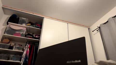 Snapshot of cedric223 chatting on January 21, 5:51 pm cedric223 online show from January 21, 5:51 pm