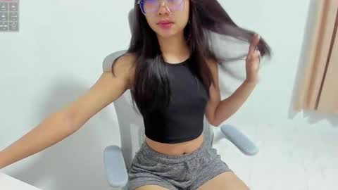 Snapshot of cee_chalynn chatting on October 4, 2:04 pm Cee Chalynn online show from October 4, 2:04 pm