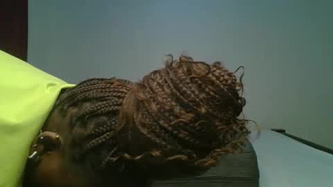 ceepretty25 online show from April 3, 1:51 pm