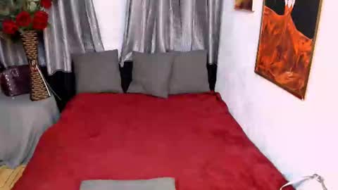 your pretty CELEST online show from December 13, 10:30 am