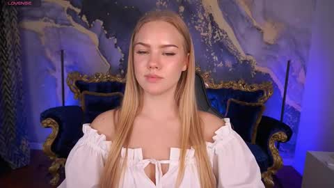 celestenoirr online show from October 22, 1:35 pm