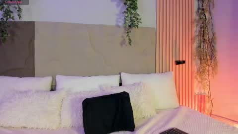 Hello guys my name is Sofi and Lizzie and  Vanessa online show from April 30, 10:25 pm
