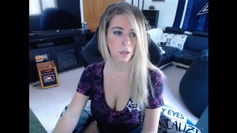 Marie online show from December 27, 3:04 pm