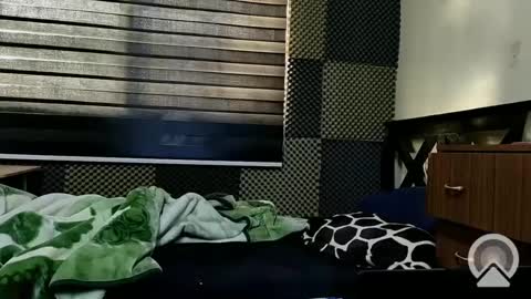 Snapshot of cezar46 chatting on February 1, 1:41 pm cezar online show from February 1, 1:41 pm