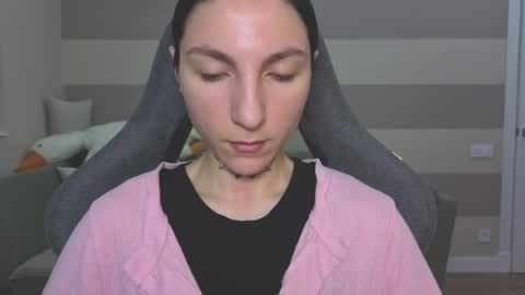 Kate online show from May 7, 7:04 am