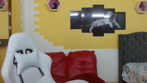 chacorta_ online show from April 1, 1:23 pm