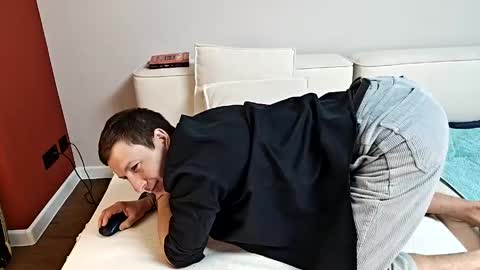 Chad online show from April 18, 4:47 am