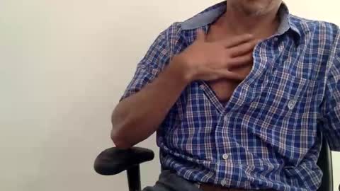 Snapshot of chagaschoo chatting on October 28, 8:10 pm Chags online show from October 28, 8:10 pm