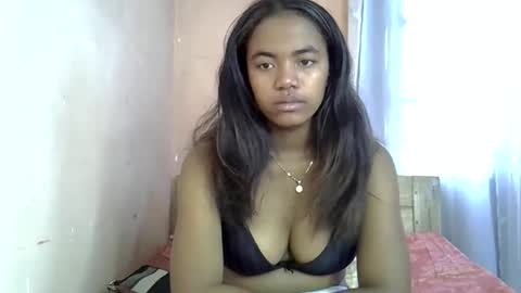 chaitee00 online show from May 20, 7:38 am