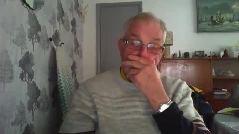 Champers online show from April 13, 2:10 pm