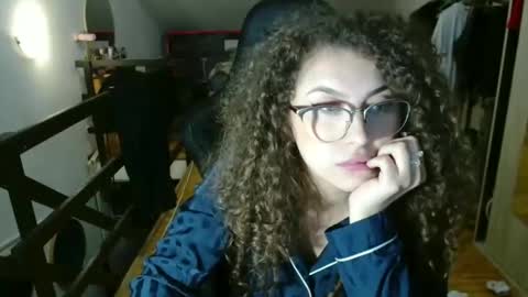 Stephanieblisss online show from February 19, 6:40 pm