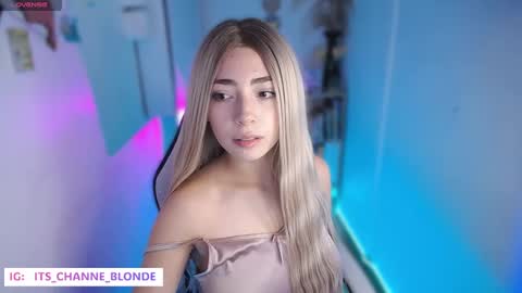 channel_blonde_a online show from October 6, 9:43 pm