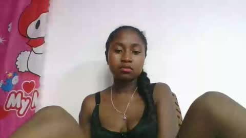 chantale483461 online show from May 7, 5:52 pm