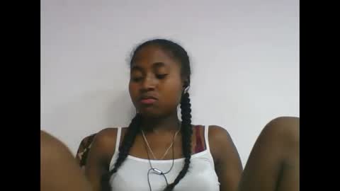 chantale483461 online show from May 12, 6:06 pm