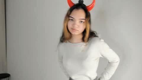 MIchelle online show from November 26, 6:54 am