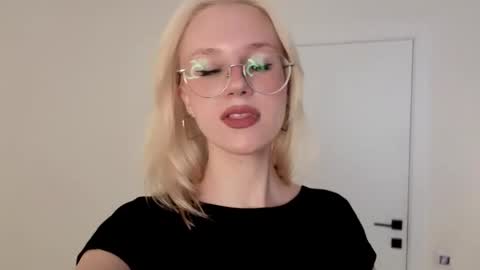 Tessa online show from June 1, 8:26 am