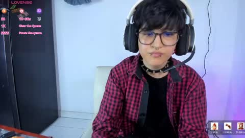 Charlie online show from May 4, 10:49 pm