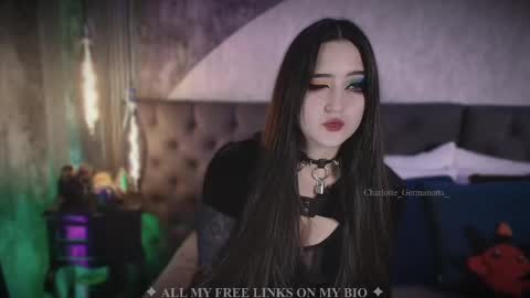 Snapshot of charlotte_germanotta_ chatting on February 20, 5:41 pm Charlotte online show from February 20, 5:41 pm