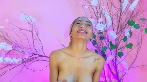 CHARLOTTE online show from February 27, 3:04 pm