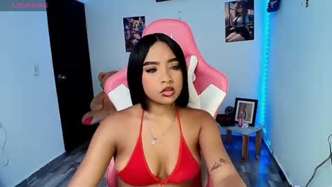 charlotte_walker1 online show from July 16, 10:22 pm